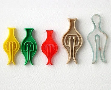 plastic clothes pegs